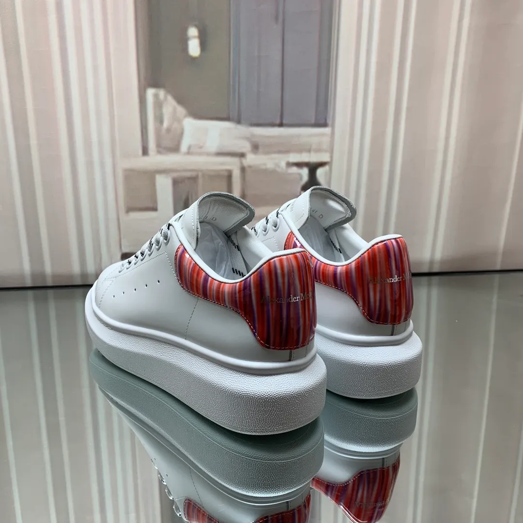 👟👟Ex-factory price 560👟👟 Professional McQueen factory. Top version. Couple style Alexander McQUEEN high version has been upgraded to the highest quality again✅ 💪McQueen Spring, Summer, Autumn and Winter top version Purchasing level✅ Recruiting national online and offline agents to join🤝 🏆Fabric: Original materials imported from Italy. Texture, water-resistant and non-discoloring 🏆Inner lining: ️A-grade Italian imported lining resistant to dirt, sweat-absorbent, breathable and comfortable 🏆Foot pads: top-grade imported Italian super-soft cowhide leather 🏆Outsole: PU+counter 1:1 🏆Shoe box: original white box. Plus white flip cover for double-layer protection. Cloth bag. Handbag. Certificate of 1:1 mold opening, 4-piece set. Delivered with a pair of shoelaces. 🖕🏿🖕🏿🖕🏿 You can choose any pair of shoelaces in any color of our factory 🏆Code number: women's 34-41. men's 38-46 🏆Special remarks (women's code 34.40.41, men's code 38.45.46 is customized, no returns or exchanges) Win-win cooperation 🤝